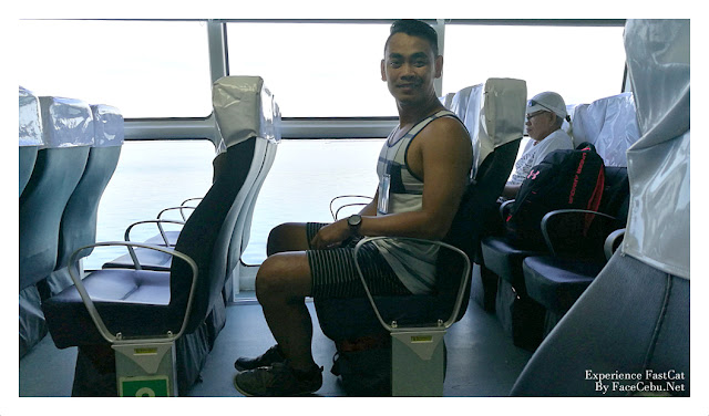 FaceCebu Blogger with his "free legs" very comfortable in Business Class