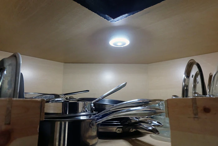motion light inside kitchen cabinet