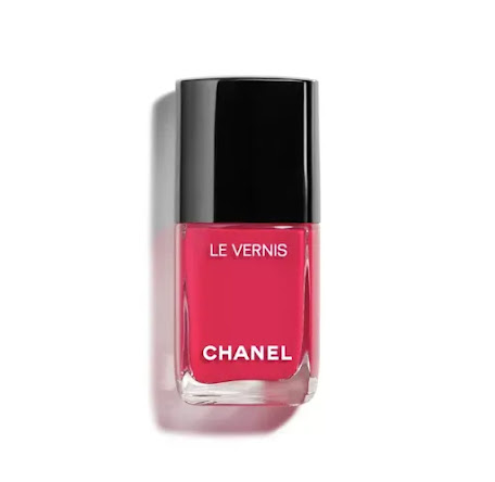 Best Classic Pink Nail Polish: Chanel Le Vernis in Diva