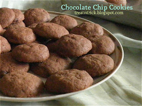Chocolate Chip Cookies recipe @ treatntrick.blogspot.com 