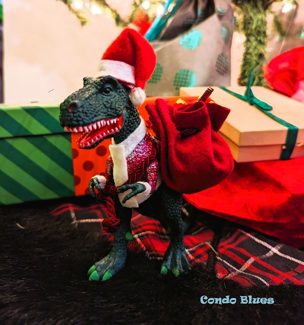 Unique DIY Dinosaur Christmas Decoration