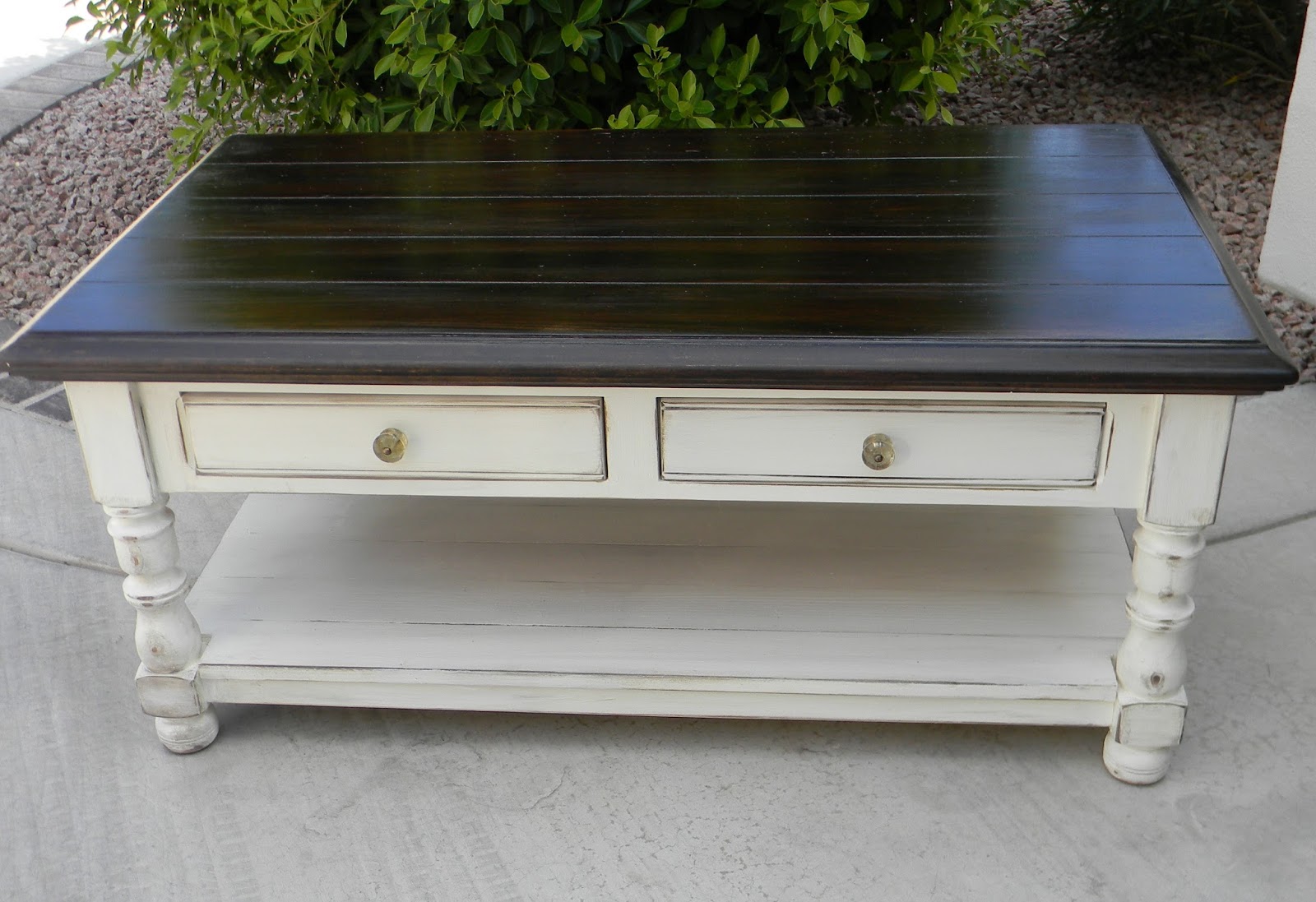 Little Bit of Paint: Refinished Coffee Table