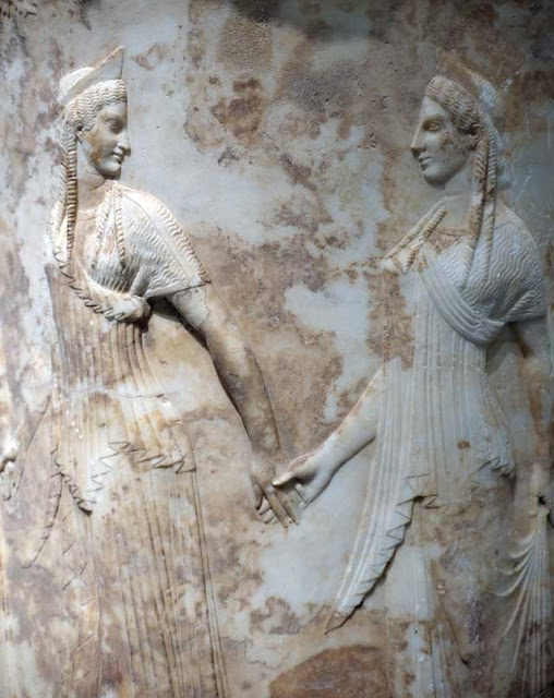 bassorilievo circolare del Museo Archeologico di Atene