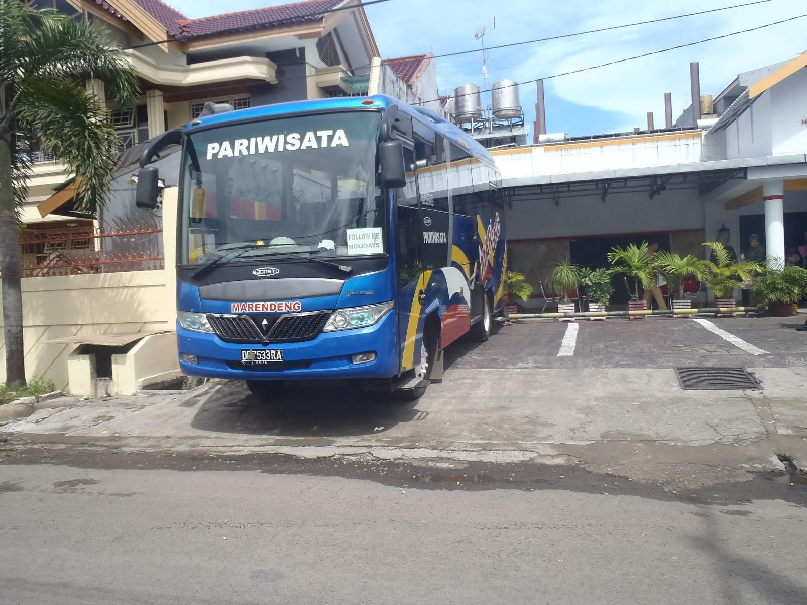 Bus Pariwisata  Makassar 0411 5493337