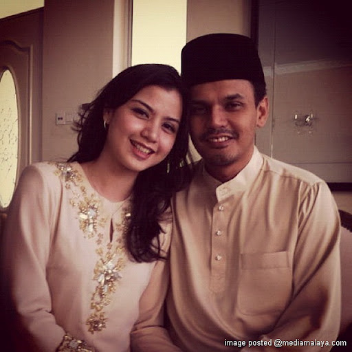 Gambar Yusry Dan Lisa Surihani Di Hari Raya 2012