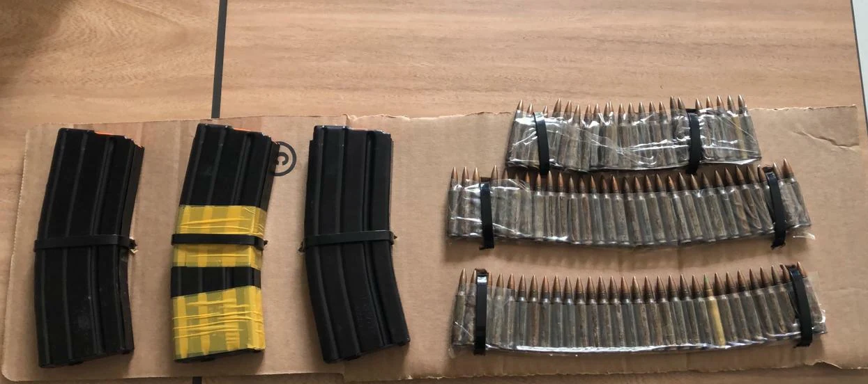 hyennoticia.com, En Uribia lo agarraron con tres proveedores para fusil y 82 cartuchos calibre 5.56