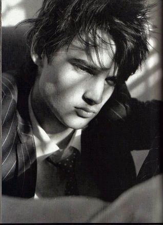 tom sturridge twilight. tom sturridge twilight