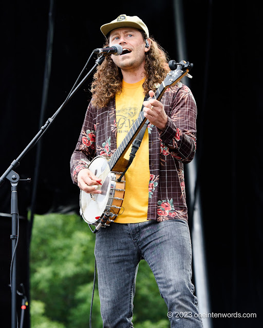 Shred Kelly at Riverfest Elora 2023 on August 18, 19, 20, 2023 Photo by John Ordean at One In Ten Words oneintenwords.com toronto indie alternative live music blog concert photography pictures photos nikon d750 camera yyz photographer