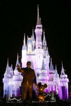 walt disney world castle christmas. Christmas in Disney World