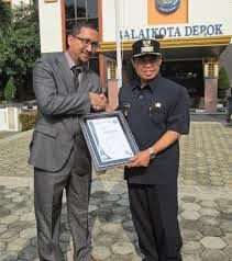 Walikota Serahkan Sertifikat ISO 9001:2008