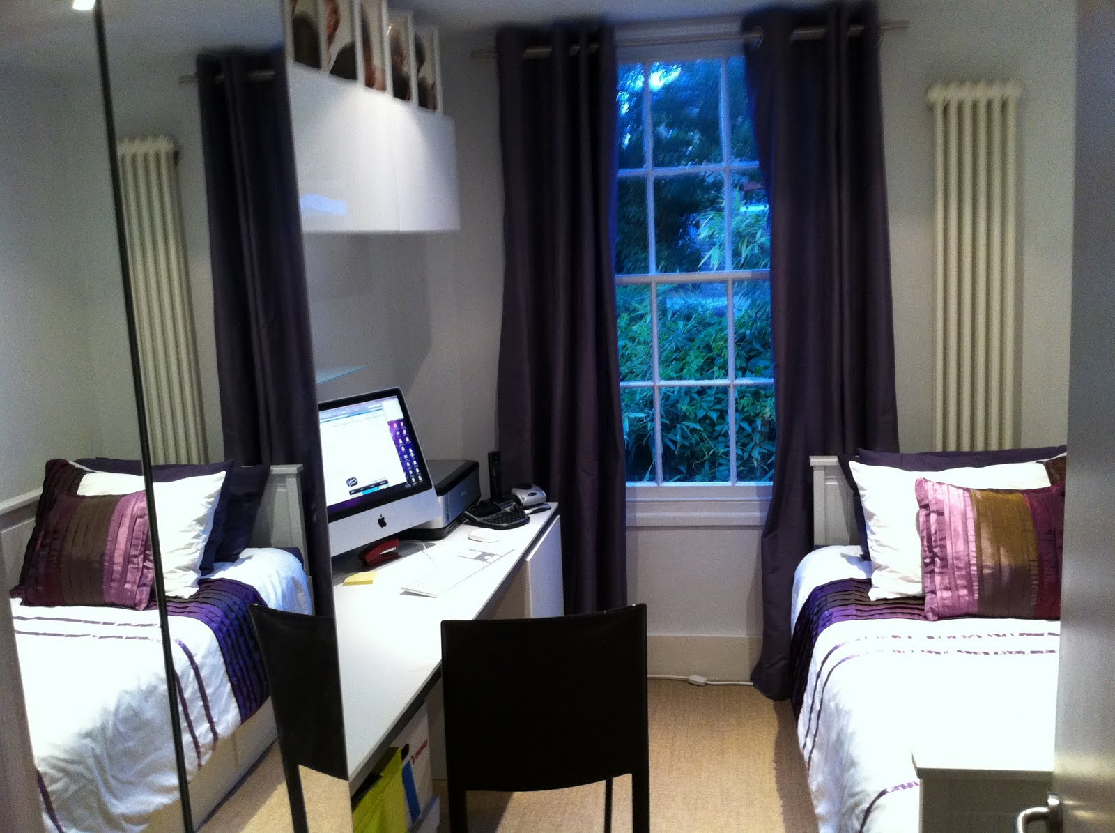 Extremely tight spare bedroom office ~ Get Home Decorating
