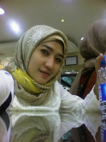 Wenny, Gadis Montok Berjilbab Mantan Foto Model Dewasa (HOT)