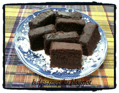 Kek Coklat Lembab (Fazlina)