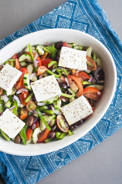 L'insalata horiatiki, la tradizionale insalata greca