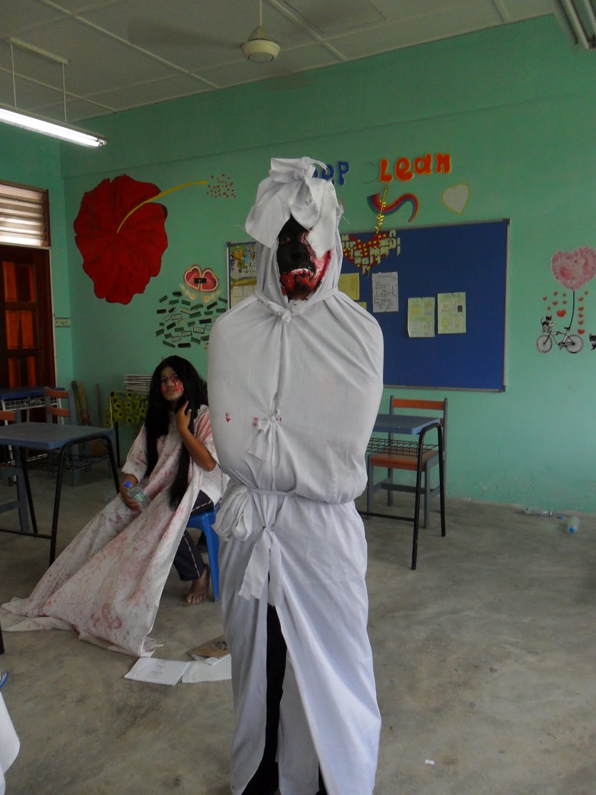 ~ S I N A R A N ~: Hantu Sekolah