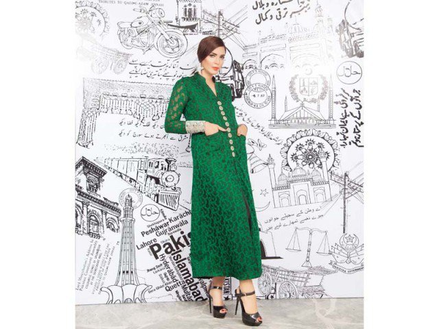  Green Bleed...... ish, I titled this article, because here few images will describe green color, in past days, August 14 of 2015, Pakistan, and Pakistani Nation as well as celebrated 68th independence. On the special event of independence day Zainab Chottani displayed latest collection, so now its upon you to celebrate 68th liberty day with Green Bleed.  Photgraphs by Rohail Khalid. 