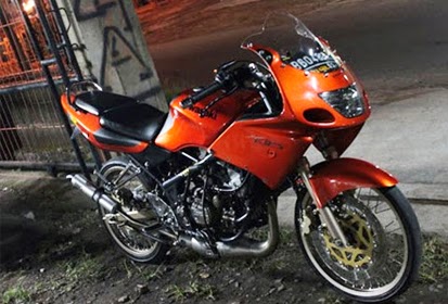 Modifikasi Motor Kawasaki Ninja 150 RR Velg Jari-Jari