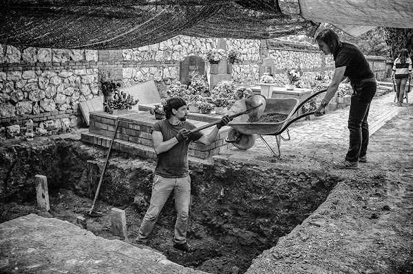 Fotógrafo chileno gana prestigioso premio en España por su trabajo sobre memoria histórica