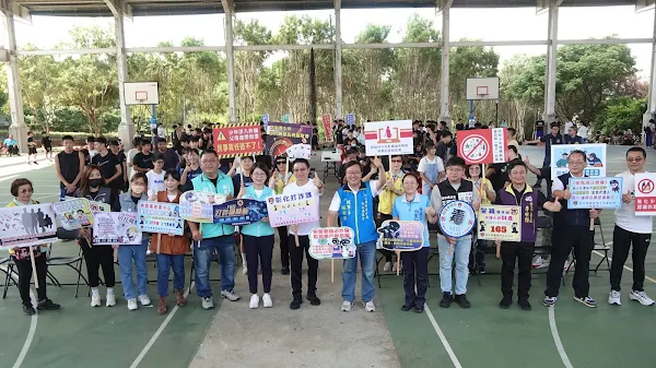 ▲彰化警分局特別於今日上午在彰化高商風雨球場舉辦「美好彰化 青春無限」三對三籃球賽預賽，共計86隊報名參賽。（記者林明佑攝）