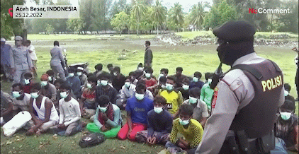 un groupe de réfugié Rohingyas