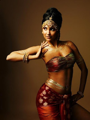 Sexy Lara Dutta In Apsara Style For Hi! Blitz Shoot