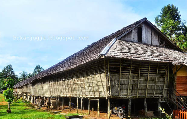  Rumah  Panjang  dari Kalimantan  Barat  TradisiKita