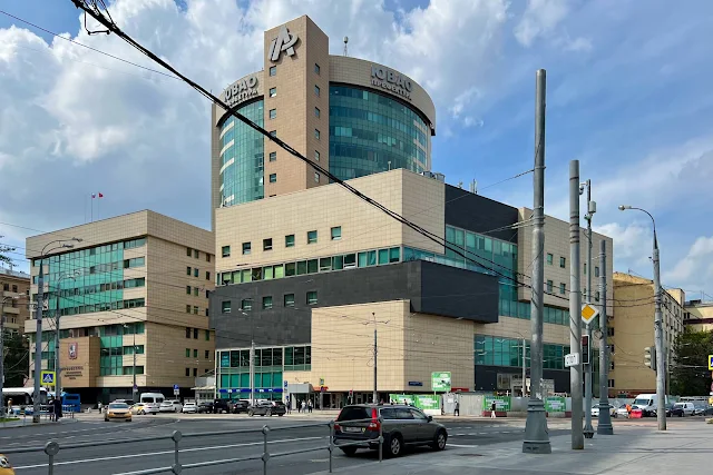 Авиамоторная улица, Красноказарменная улица, бизнес-центр «Авиа Plaza» / префектура Юго-Восточного административного округа города Москвы