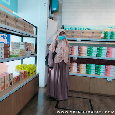 display toko bolu susu lembang