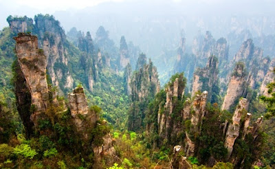 southern sky column mountains in the zhangjiajie national forest park china El Parque Forestal Nacional de Zhangjiajie, China bosque Pandora extraterrestre de Avatar.