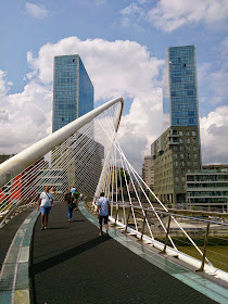 puente. de calatrava, muy. famoso por sus fallos de usabilidad de 