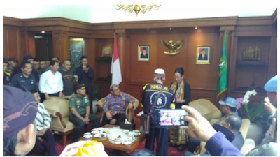 http://ligaemas.blogspot.com/2017/06/kabar-terbaru-menggemparkan-sukmawati.html