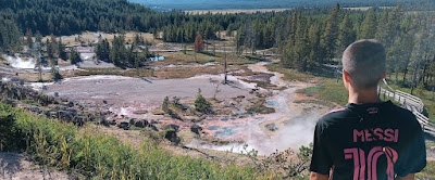 Artists Paintpots es una de las atracciones geotermales de Yellowstone.