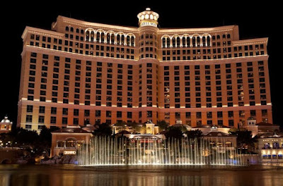 The Bellagio Casino Fountain Show Seen On www.coolpicturegallery.net