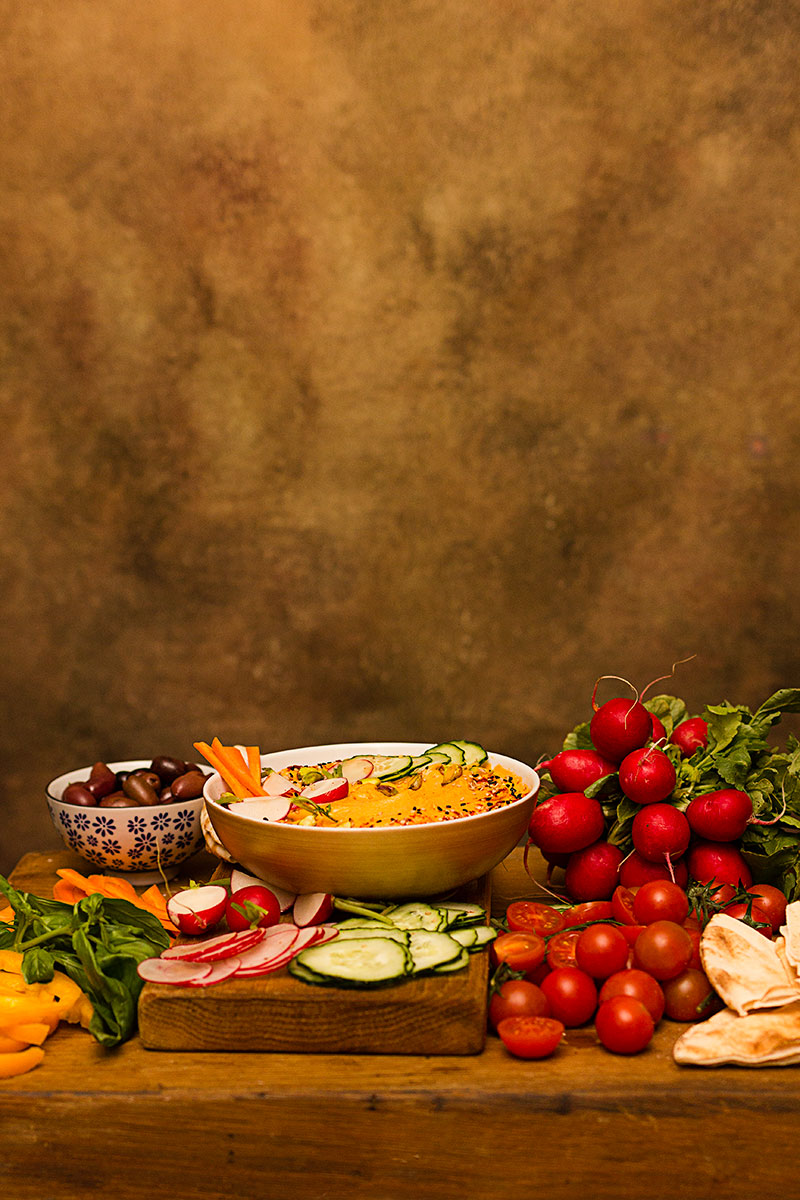 HUMMUS CON PIMIENTO MORRÓN Y CRUDITÉS