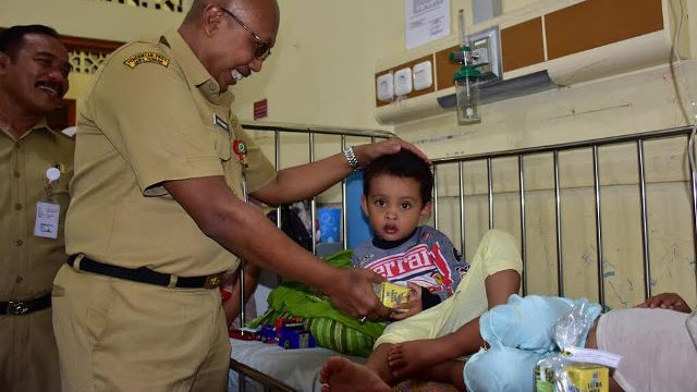 Hari Gizi, RSUD Salatiga Bagi Paket Susu ke Pasien Anak