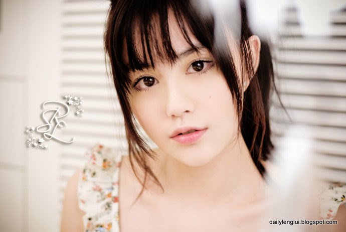 Ren Si Lu (任斯璐) Ren Si Lu (任斯璐)