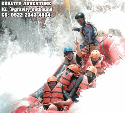 rafting di lokasi hutan pinus rahong