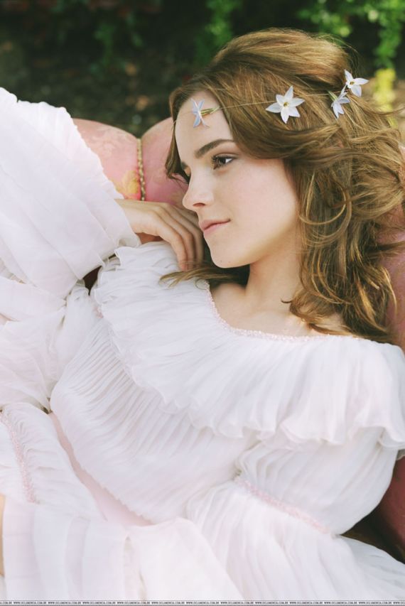 emma watson burberry wallpaper. Emma Watson Modeling Burberry