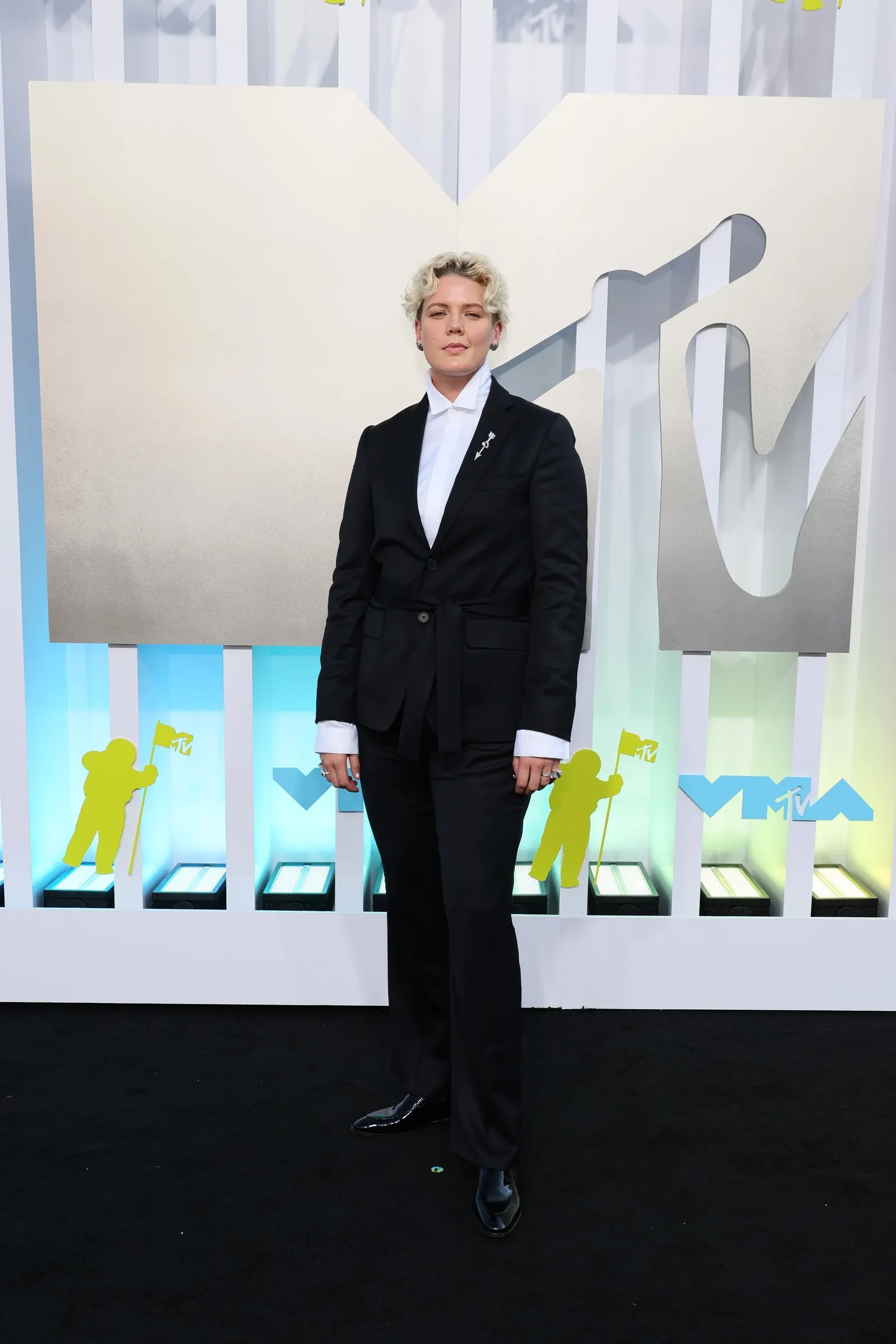 Los impresionantes looks de las celebridades en la alfombra roja de los MTV VMAs 2022