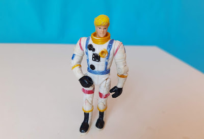 (vendido) Anos 90  Boneco Figura de ação articulada em 6 pontos do Johnny Quest de astronauta  - 8 cm de altura R$ 15,00