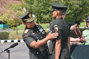 Menginspirasi, Anak Kuli Bangunan Dilantik Prajurit TNI AD oleh Pangdam V/Brawijaya