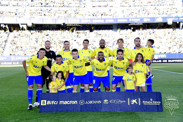 CÁDIZ C. F. Temporada 2021-22. Jeremías Ledesma, Lucas Pérez, Luis Hernández, Fali, Álex Fernández, Álvaro Negredo. Rubén Alcaraz, Pacha Espino, Idrissi, Akapo, y Rubén Sobrino. CÁDIZ C. F. 1 REAL MADRID C. F. 1 Domingo 15/05/2022, 19:30 horas. Campeonato de Liga de 1ª División, jornada 37. Cádiz, estadio Nuevo Mirandilla: 19.643 espectadores. GOLES: 0-1: 5’, Mariano. 1-1: 37’, Rubén Sobrino.