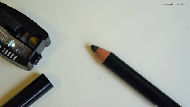 Bobbi Brown Eyebrow Pencil in the shade Brunette for dark eyebrows