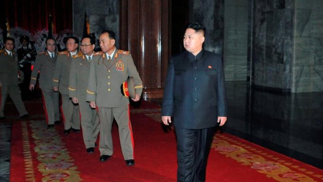 Kim Jong-un presidirá desfile militar por su padre en C.Norte