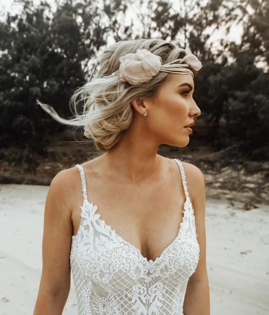 GLADSTONE WEDDING PHOTOGRAPHER BRIDAL GOWN JONOVIA WEDDING HAIR AND MAKEUP