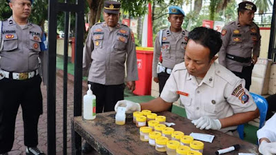 Menindak Lanjuti Program Kapolda Sumut, Polres Madina Laksanakan Tes Urine