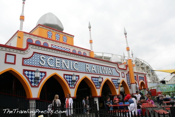 Luna Park Favorit: Sydney atau Melbourne?