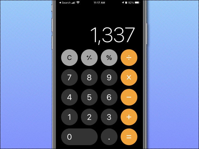 تطبيق iPhone Calculator في اتجاه رأسي ، يعرض الوضع العادي.