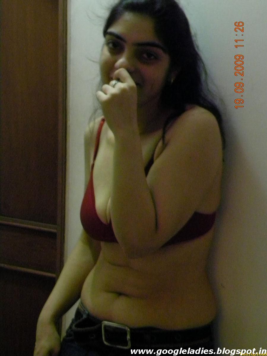hot indian girl real exposing pics show