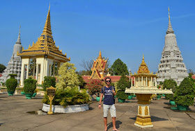 the royal palace phnom penh cambodia